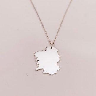 AfricanDreamland, joyería con significado hecha a mano. · · Tienda de para ArteLovers Market collar mapa de galicia de Africandreamland para artelovers