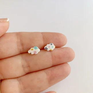 AfricanDreamland, joyería con significado hecha a mano. · · Tienda de para ArteLovers Market pendientes nube con florecitas ilovemyearrings para Artelovers