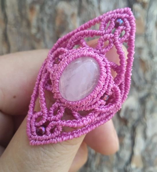 Anillo Macramé Piedra Hecho A Mano Artesanias De Brujilda Artelovers Rosa Frontal