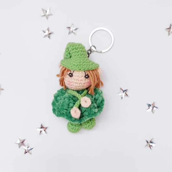 Duende verde para broche o llavero. Un baúl de princesas. Madrid
