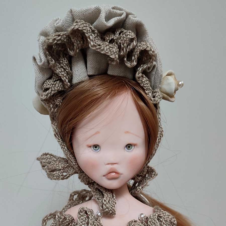 Muñeca de estilo rococó hecha a mano por Evaninas.