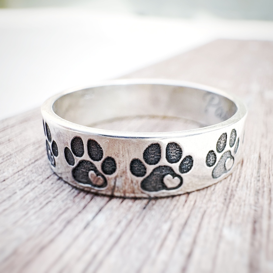 Anillo Huellas Perro creado en España por AfricanDreamland para Artelovers MArket