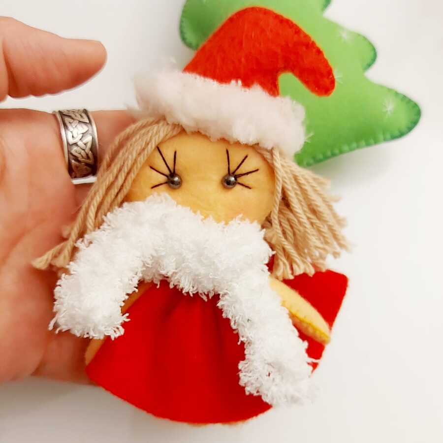 Broche muñeca de navidad. Un baúl de princesas. Madrid