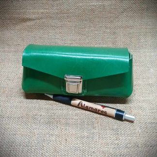 Estuche de Piel Verde-Alamares.