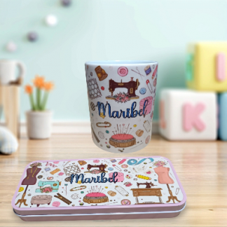 Conjunto taza y Estuche de lata. modelo costura.