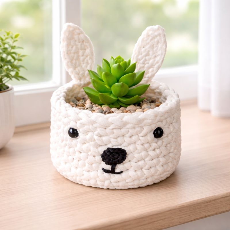 Cestillo BlanquiBoo · Cestillo blanco con orejitas tejido en crochet en trapillo blanco · Tienda de simple para Cestillo BlanquiBoo - Imagen 3