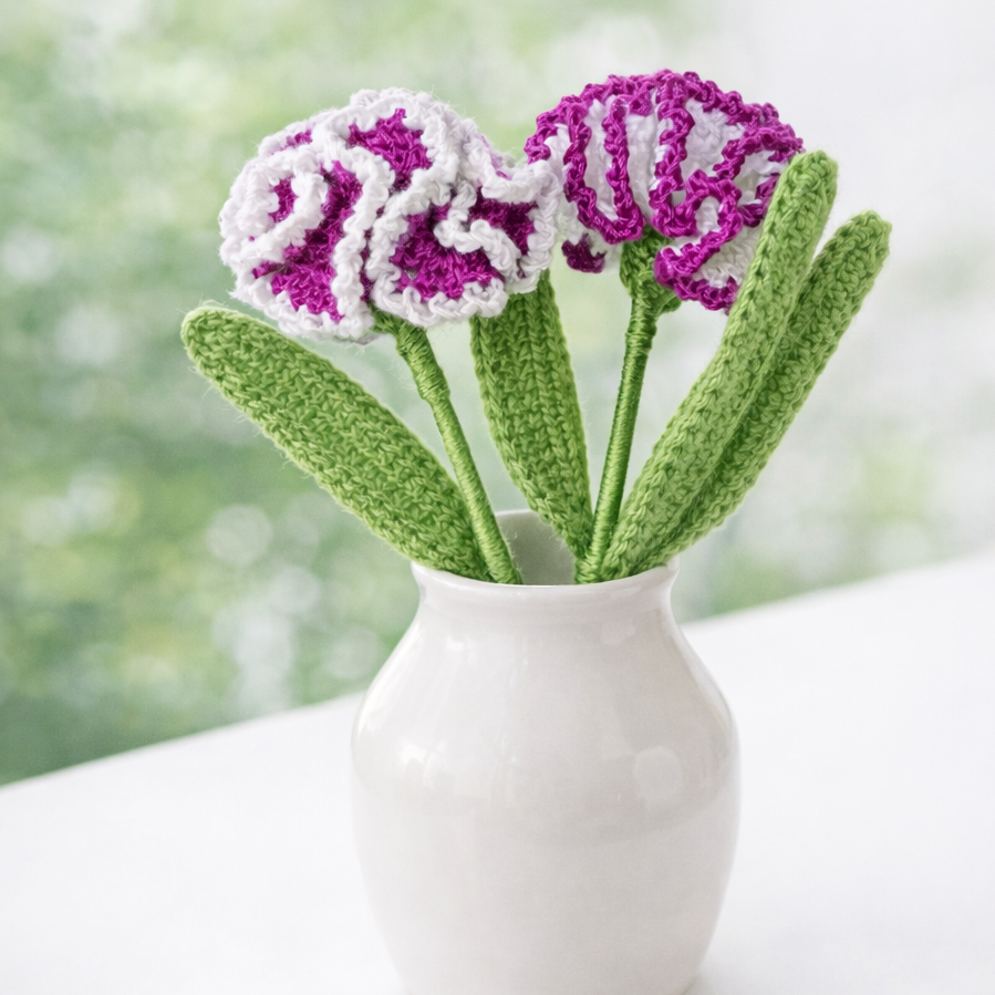 Ramito de claveles en crochet · Ramito de claveles hechos en crochet en algodón. Mínimo 3 unidades, personalizable con los colores que elijas · Tienda de variable para ArteLovers Market Ramito de claveles en crochet - Imagen 2