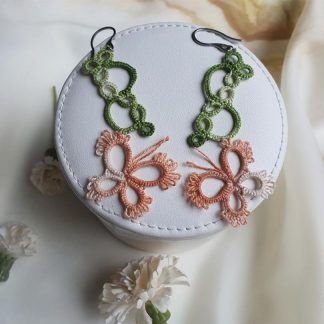 Pendientes largos de mariposa