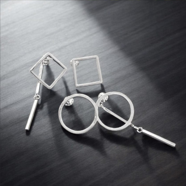 Pendientes Círculos y Cuadrados · <p class="p1">Diseño modular y versátil que permite combinaciones según tu estilo y ocasión.</p> <p class="p1">Hechos a mano, minimalistas y modernos.</p> · Tienda de simple para ArteLovers Market Pendientes Círculos y Cuadrados, Milagro Rousse