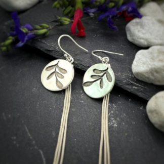 Pendientes cadena y circulo, pendientes largos de plata con figuras de hojas o mariposas