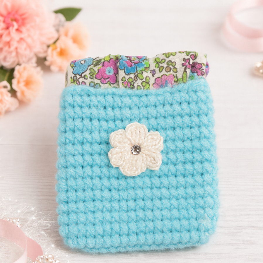 Monederos Flower Pop · Monederos artesanales de crochet que alegran el día. Tejidos en hilo de algodón con volante y forro de algodón para que no se deformen. Formato rectangular y cierre clip-clap. Medidas: 13cm de alto x 10cm. de ancho · Tienda de simple para ArteLovers Market Monederos Flower Pop - Imagen 6