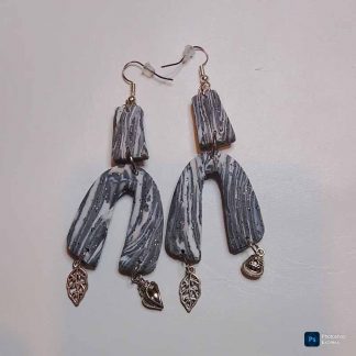 Pendientes artesanales de arcilla polimérica