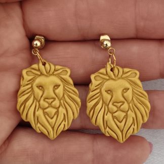 ArteLovers regalos hechos a mano por mujeres artesanas · · Tienda de para ArteLovers Market pendientes de león dorado