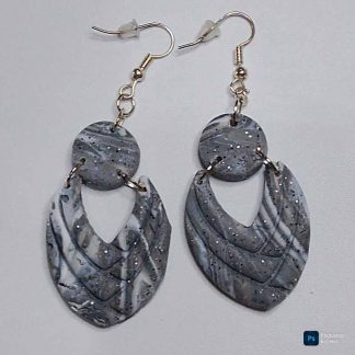 Pendientes artesanales de arcilla polimérica