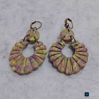 Pendientes artesanales de arcilla polimérica