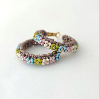 Pendientes de aro grandes con flores