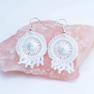 Pendientes de crochet Aria en blanco