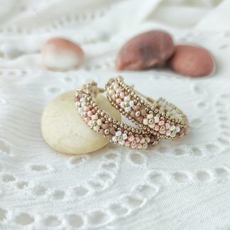 Pendientes de aro bohemios con flores silvestres