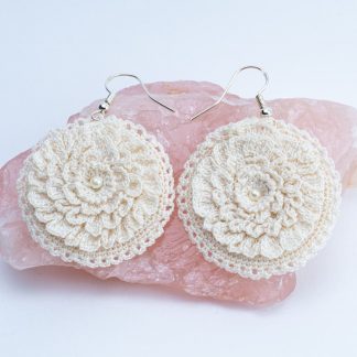 Pendientes flor beige crochet