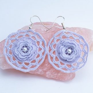 Pendientes flor lila crochet
