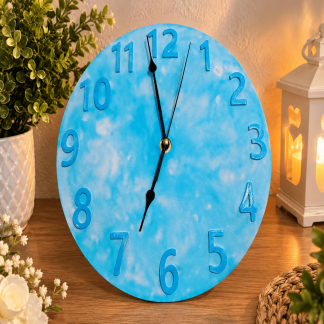 Reloj de pared en tonos azules
