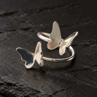 anillo ajustable de plata con dos mariposas, Milagro Rousse